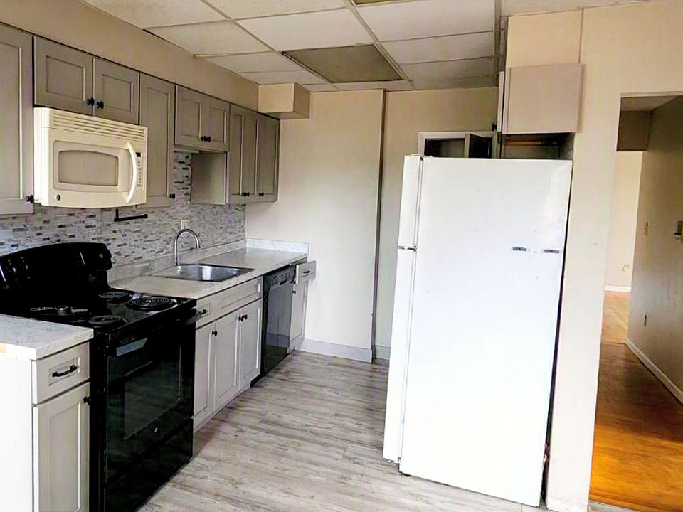 Eat in Kitchen