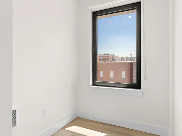 4525 Bergenwood Avenue image 41 of 74