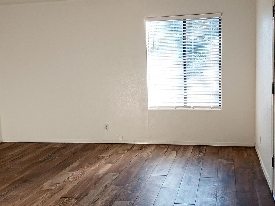 2nd image of 8100 Marquette Ave NE APT 4