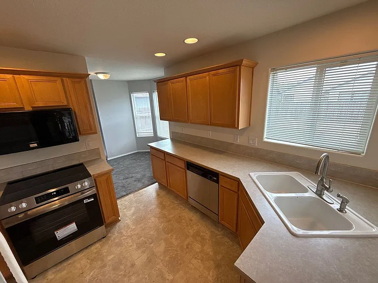 4105 Windy Ave NE — Photo 13