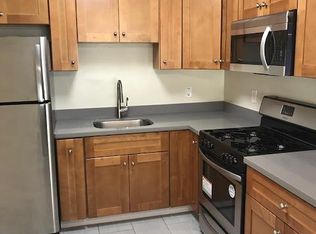 854 40th St APT 1, Oakland, CA 94608