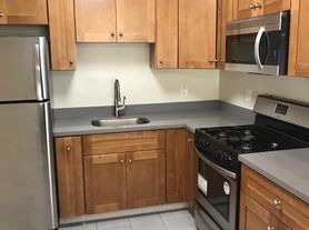 854 40th St, Oakland, CA