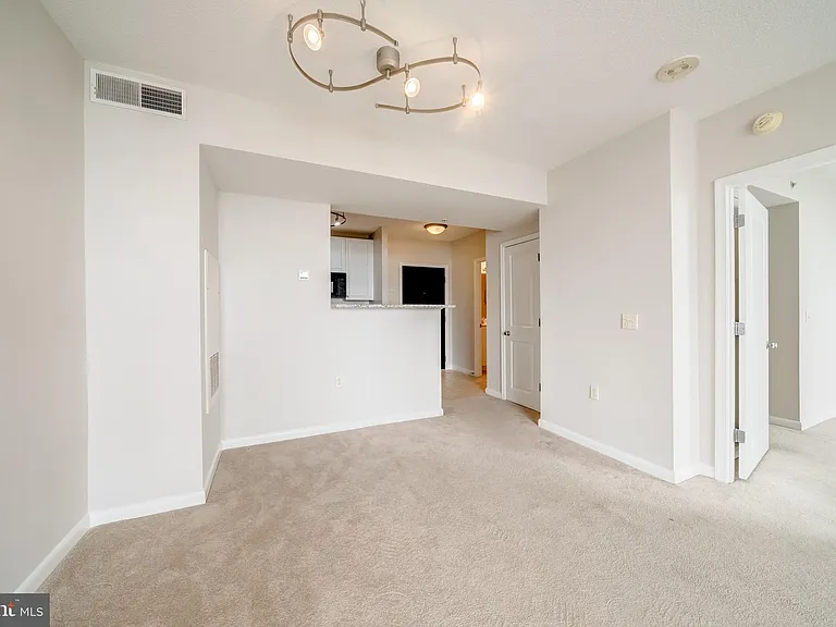 851 N Glebe Rd #1903 — Photo 25