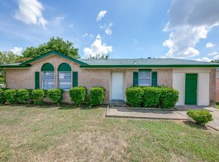302 W Little Creek Rd, Cedar Hill, TX 75104