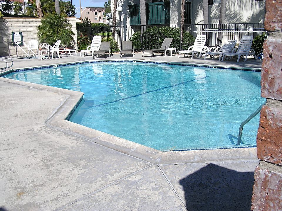 2nd image of 2323 Huntington St APT 906