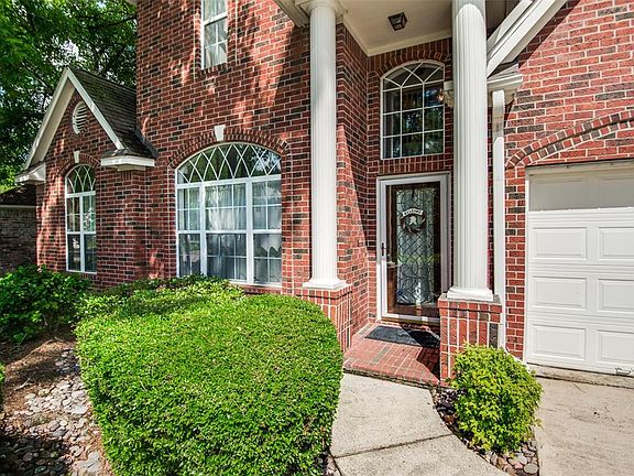 3rd image of 8918 Forest Creek Dr