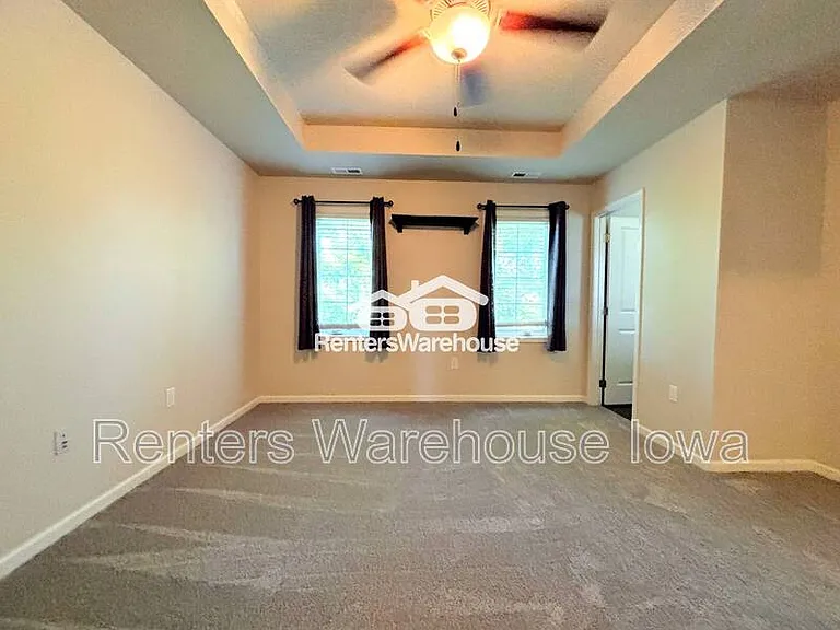 52 SE Booth Ave — Photo 17