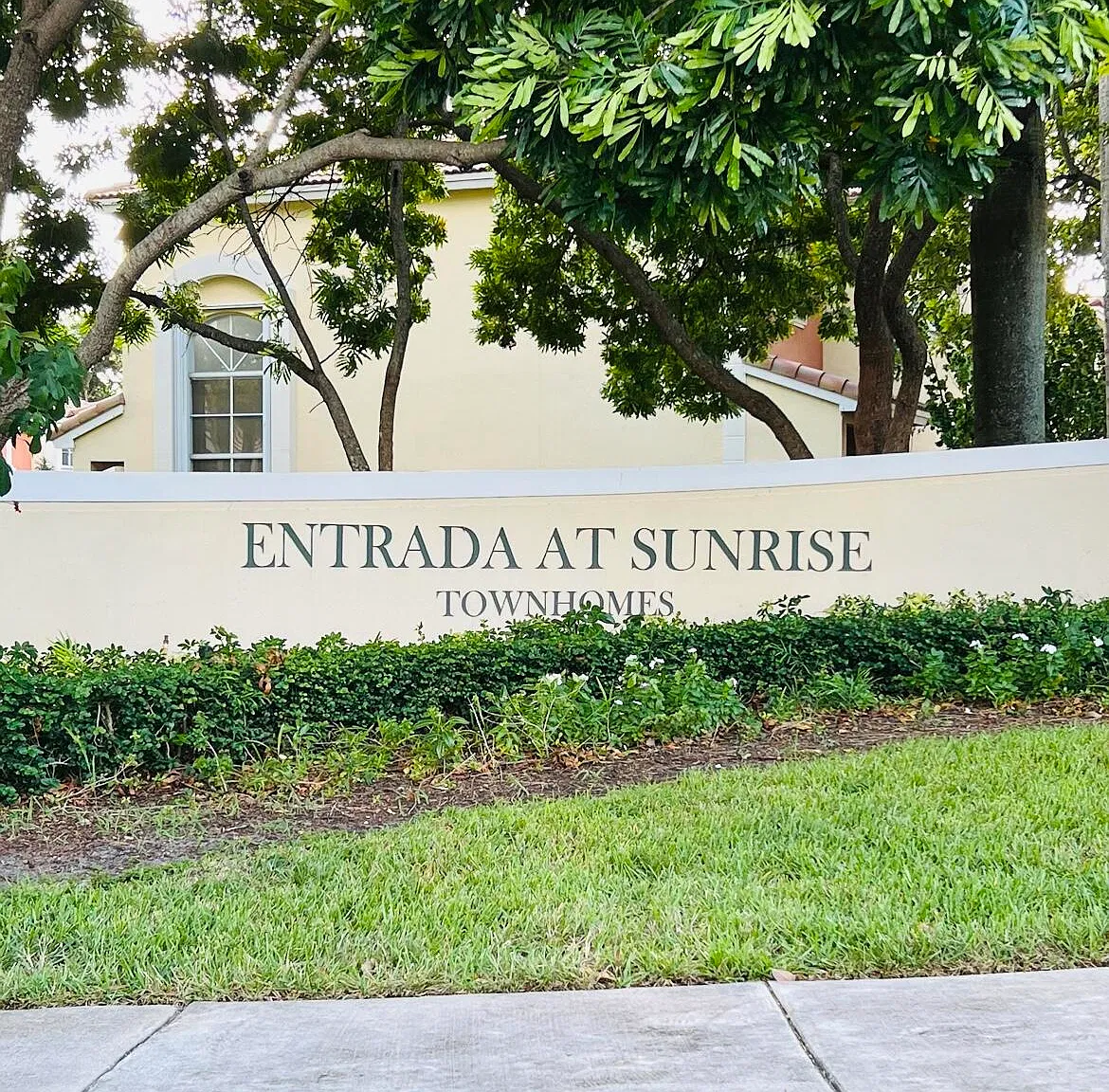 3 bed, 2.5 bath, 1801 sqft, $2,900 — Photo 1