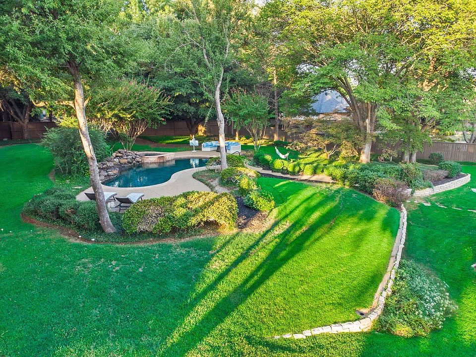 1st image of 210 Bent Creek Ct