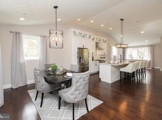 300 Crest Park Rd, Philadelphia, PA 19119