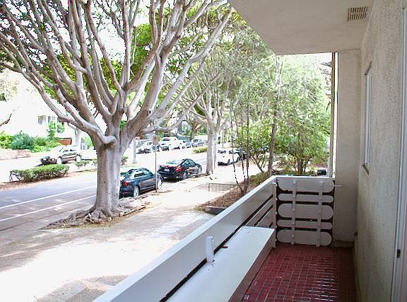 3rd image of 808 2nd St APT 1