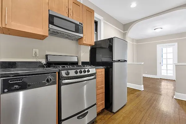 Rented by Cooper & Cooper Real Estate | media 21