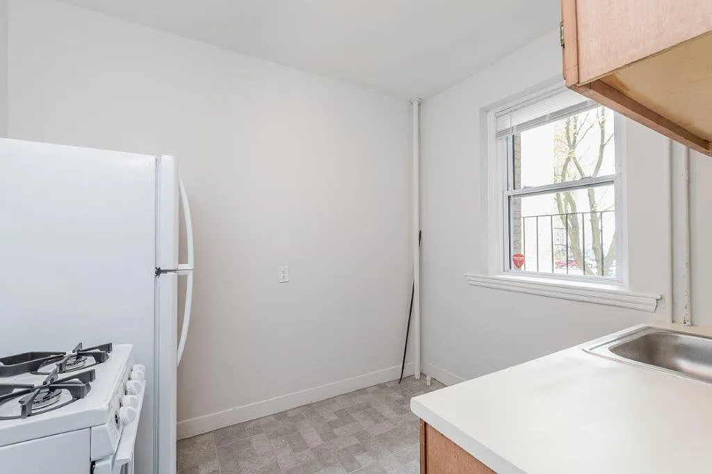1 bed, 587 sqft, $2,980 — Photo 2