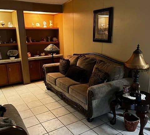 5th image of 406 Seneca Dr