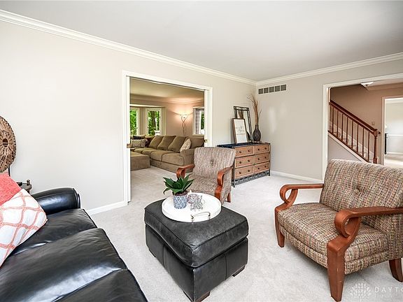 5th image of 560 Miami Trace Ct