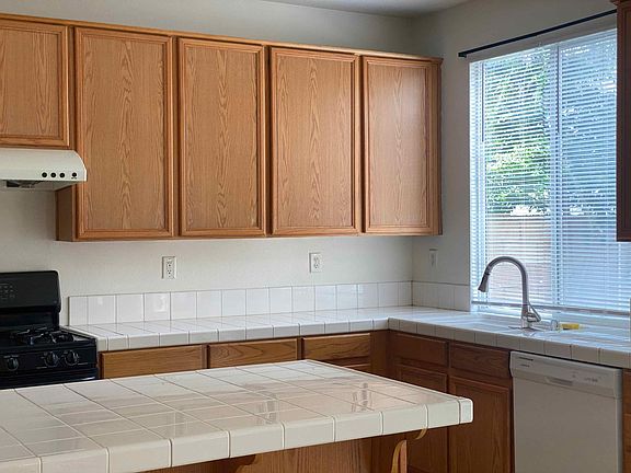 3rd image of 7458 Lime Ave