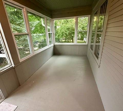 4th image of 212 Wood St