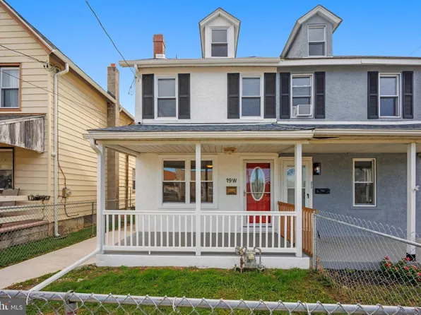 19 W 9th St, Marcus Hook, PA 19061