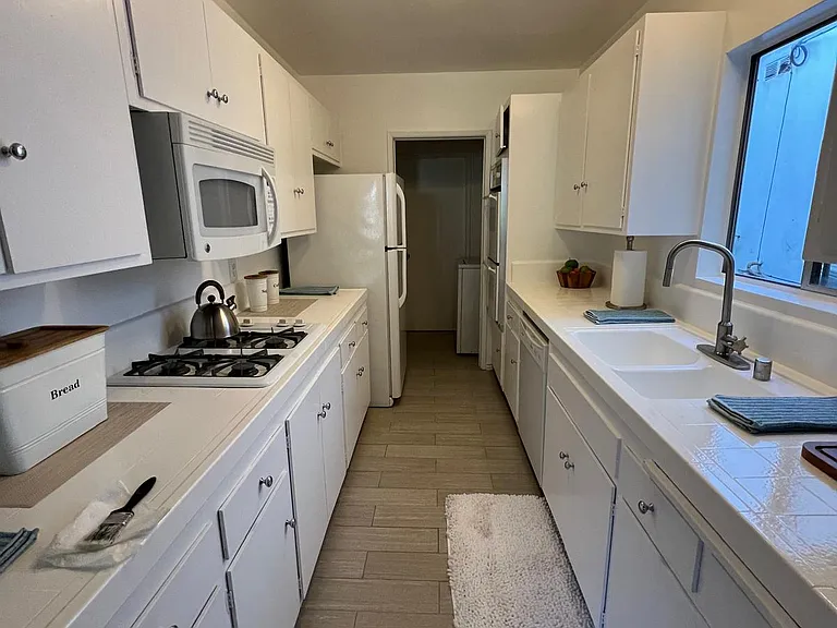 8572 Wonderland Ave — Photo 31