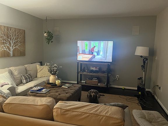 4th image of 80 Yellowwood Dr