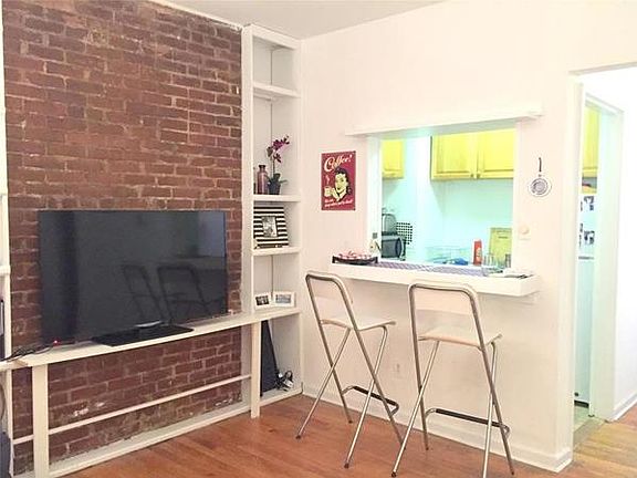 2nd image of 149 W 95th St APT 1B