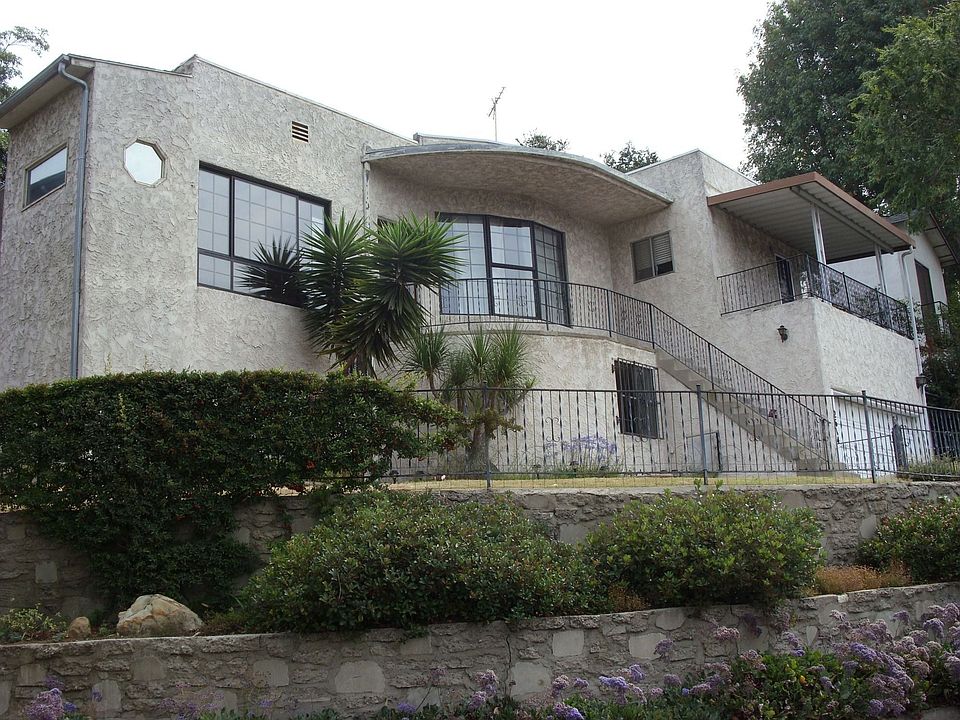 Front & can put a duplex