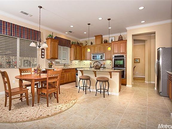 4th image of 6076 Creekberry Way