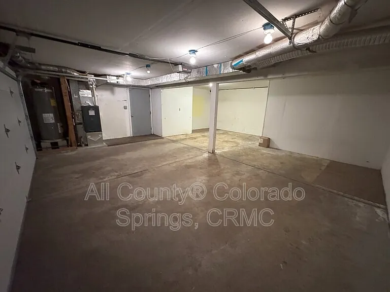 931 Kings Crown Rd — Photo 31