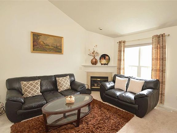 4th image of 8 Watson Hill Ln