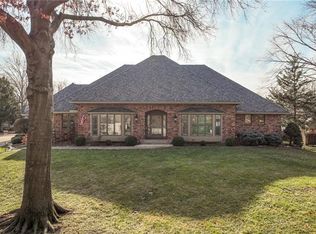 11204 Cedar St, Leawood, KS 66211