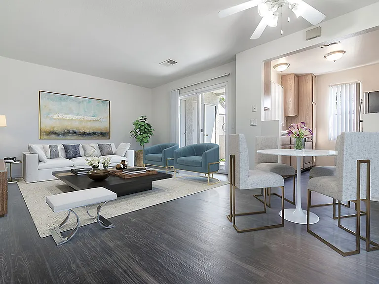 Camino Ruiz Square — Photo 9