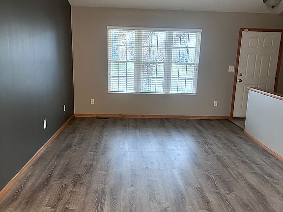 5th image of 1933 Vavrina Ln