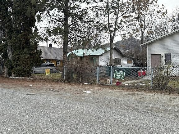 5th image of 9 N Elm St