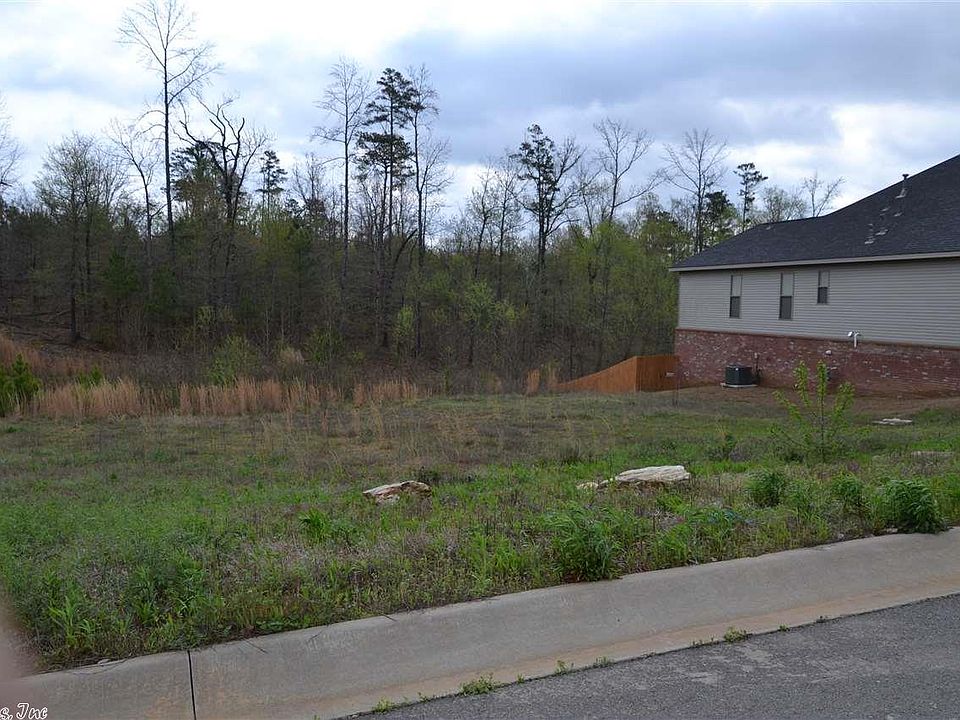 1st image of 32 Waters Edge Dr