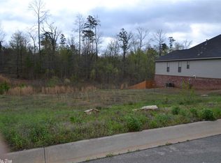 32 Waters Edge Dr, Little Rock, AR 72204
