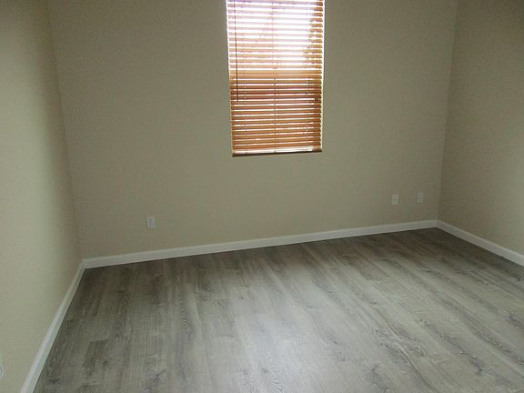 4th image of 300 Orange Blossom Ln