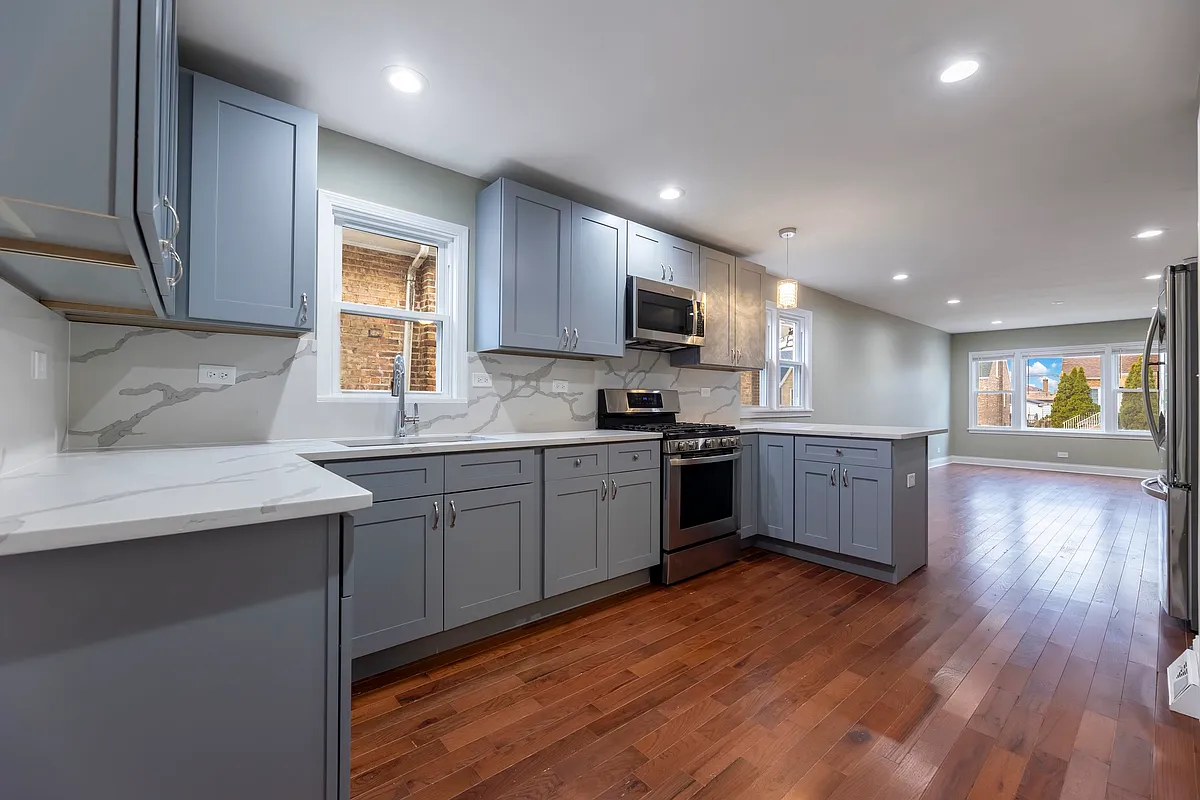 Building Photo - 6327 S Kenneth Ave #1