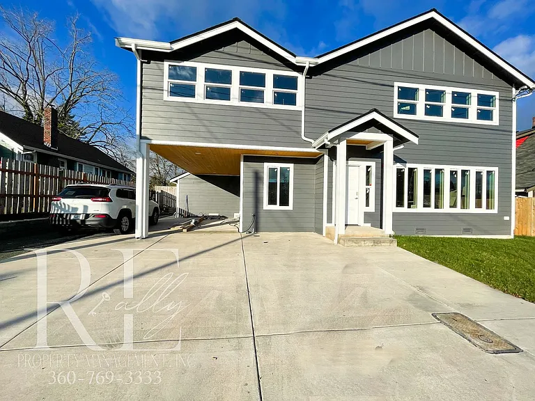 1702 13th St — Photo 1