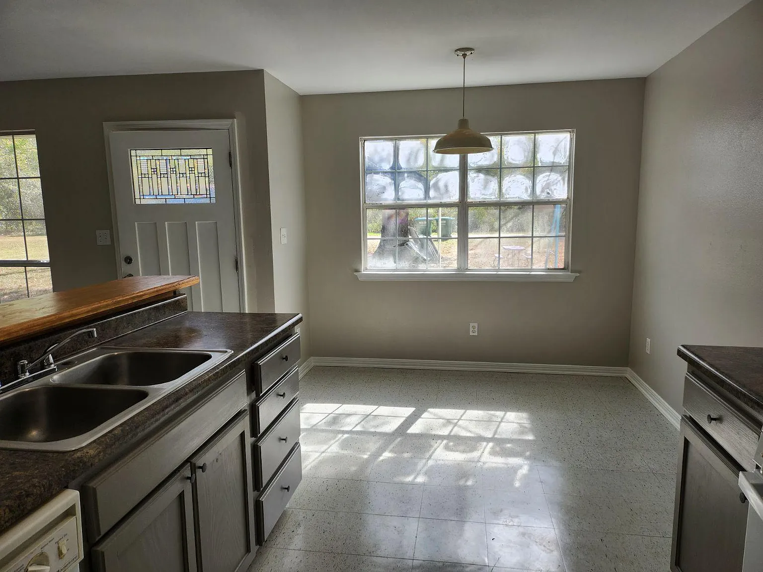 13339 Vermont St — Photo 4