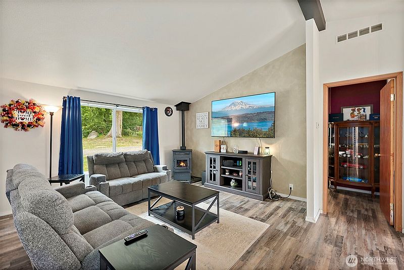 3rd image of 32419 129th Avenue E
