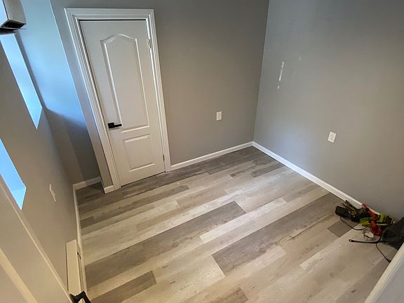 5th image of 886 Hancock St #1A
