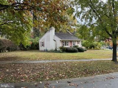 8917 Seneca Ln, Bethesda, MD, 20817