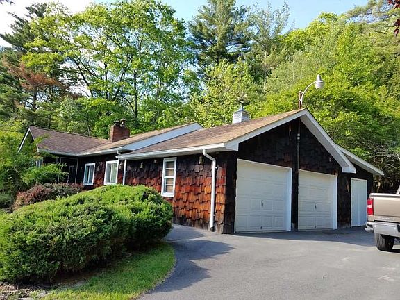 3rd image of 64 Park Ln