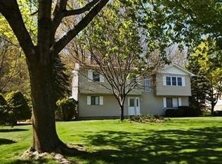 18 Woodland Dr, Vernon, NJ 07462
