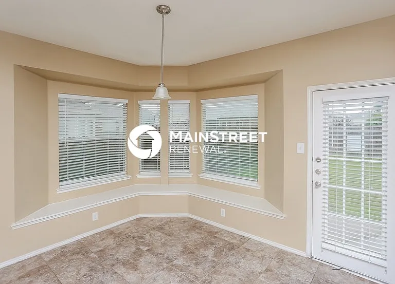749 Mulberry Ln — Photo 4