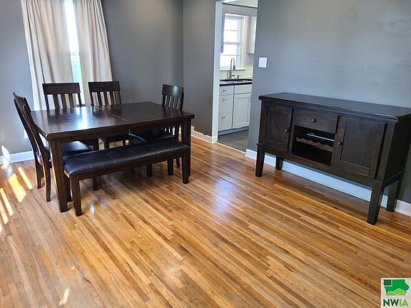 4th image of 3024 S Coral St
