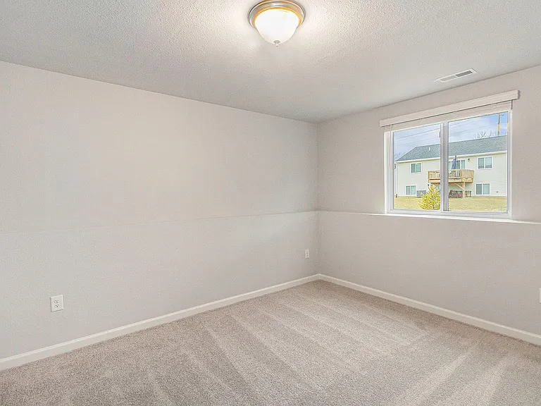 7669 Courtyard Pl — Photo 20