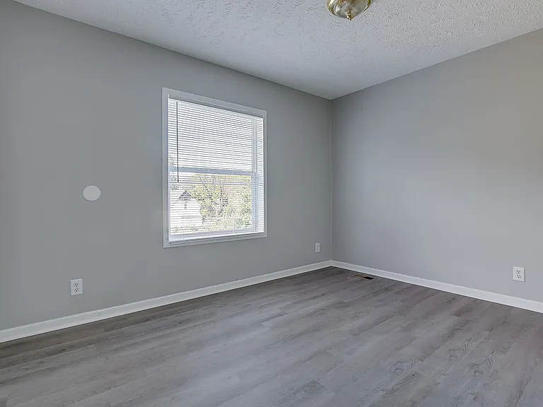276 Franklin St — Photo 11