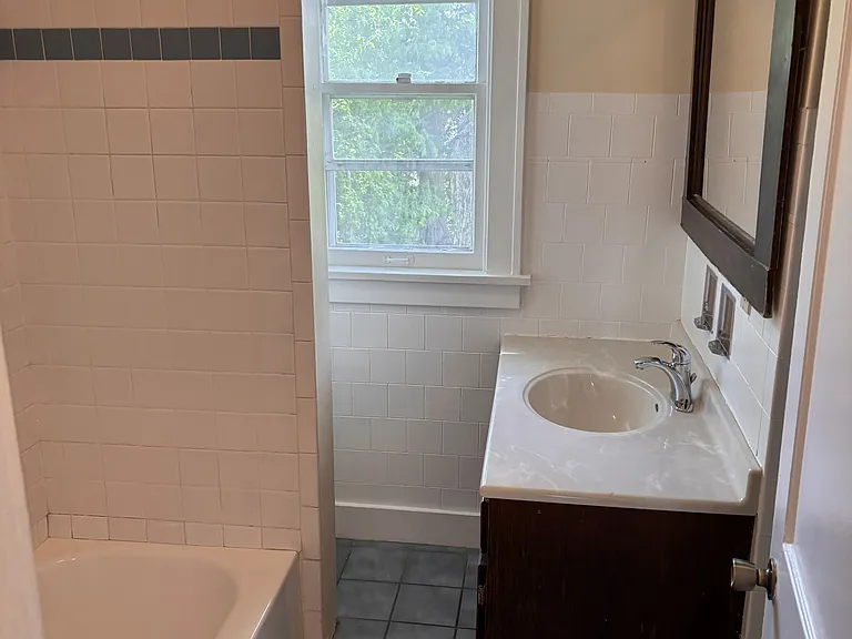 2752 N 47th Ave — Photo 8