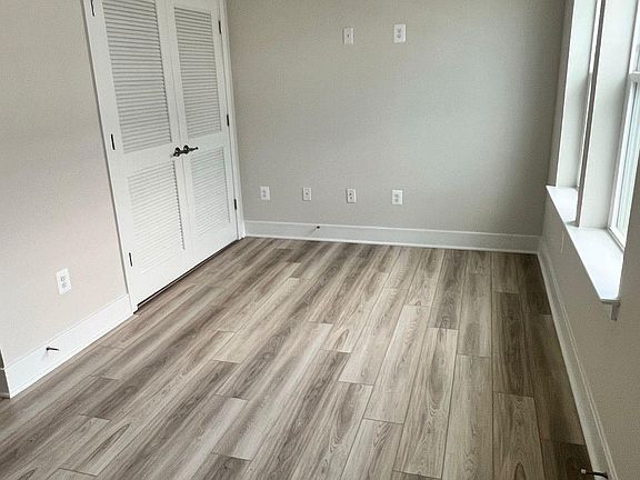 4th image of 2106 Woodlands Rd
